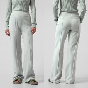 Athleta Athleisure Yoga Eastbound Wide Leg Pant in Coast Mint Gray Size 6